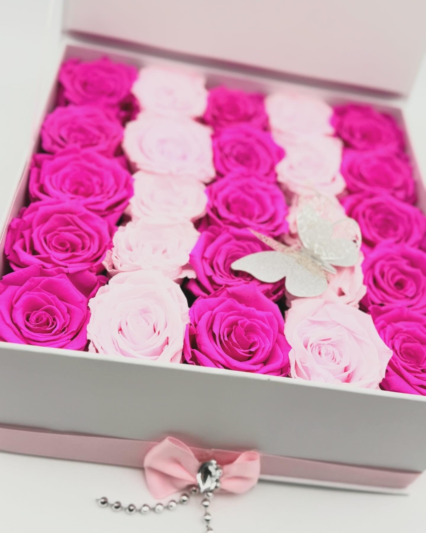 Preserved Roses Gift- M